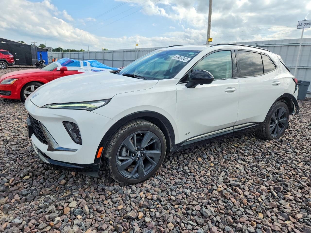 2025 Buick Envision Sport Touring, VIN LRBFZLE44SD017164 — Зад