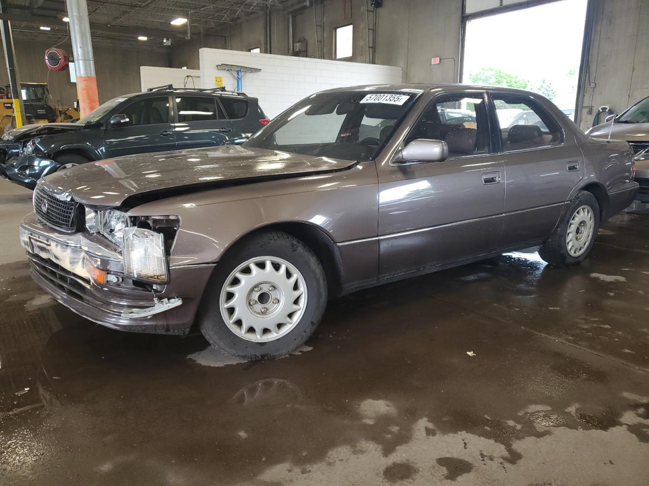 1991 Lexus LS 400, VIN JT8UF11E5M0057699 — Front end
