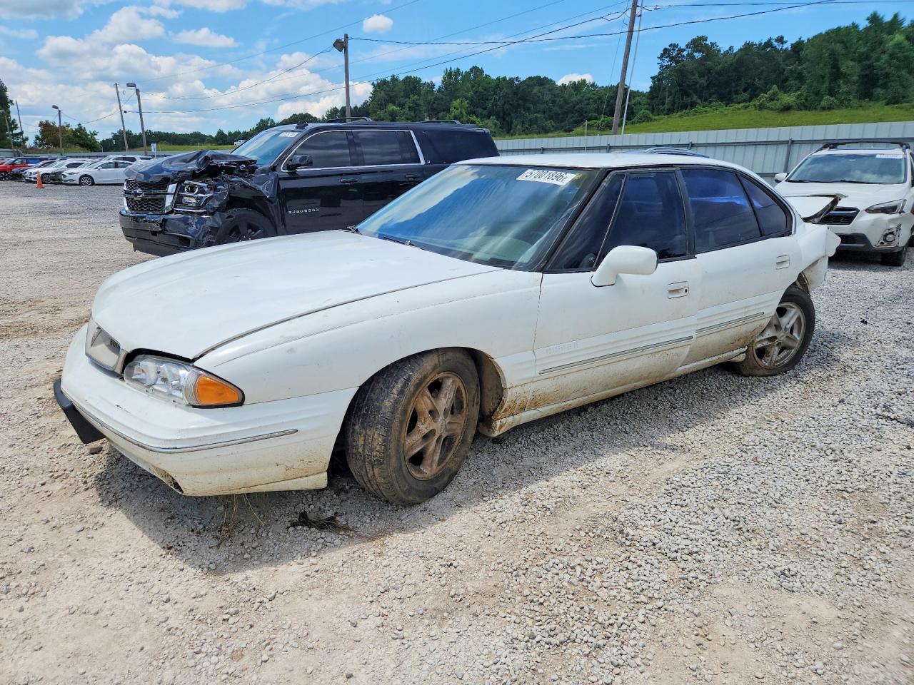 1997 Pontiac Bonneville SE, VIN 1G2HX52K4VH253197 — Rear end