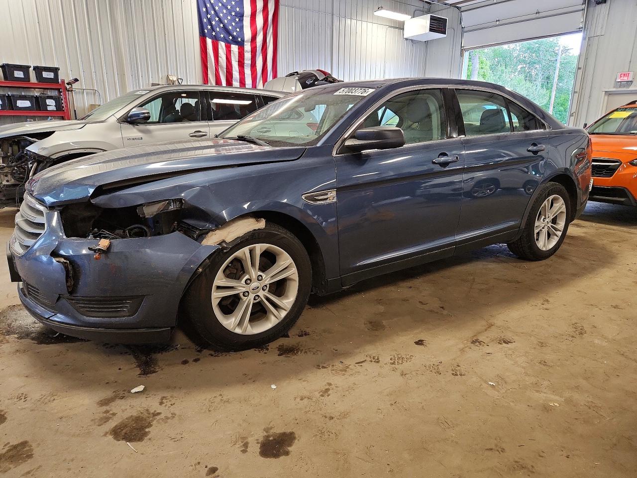 2018 Ford Taurus SE, VIN 1FAHP2D84JG125849 — Front end
