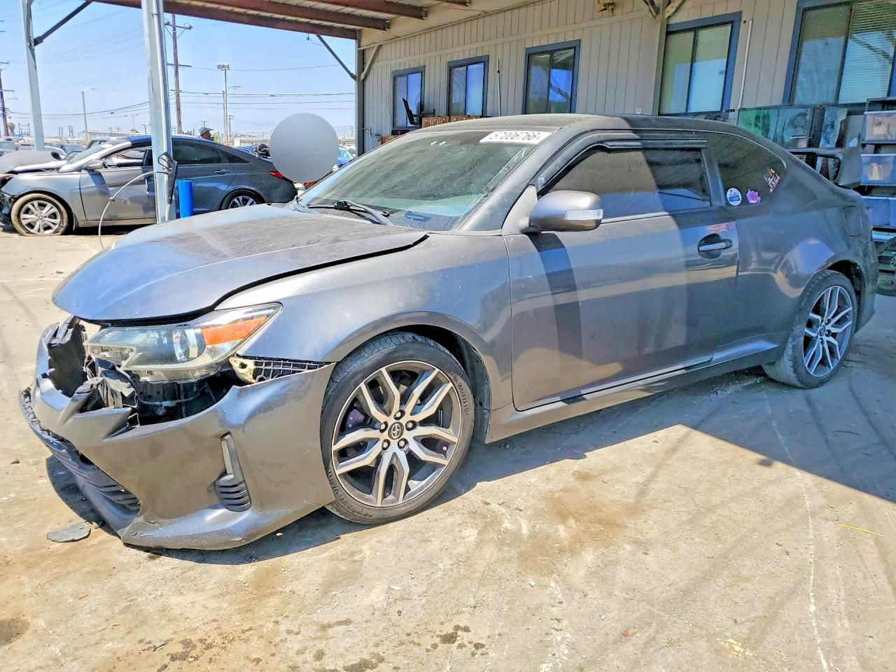2015 Scion tC, VIN JTKJF5C72FJ012722 — Front end