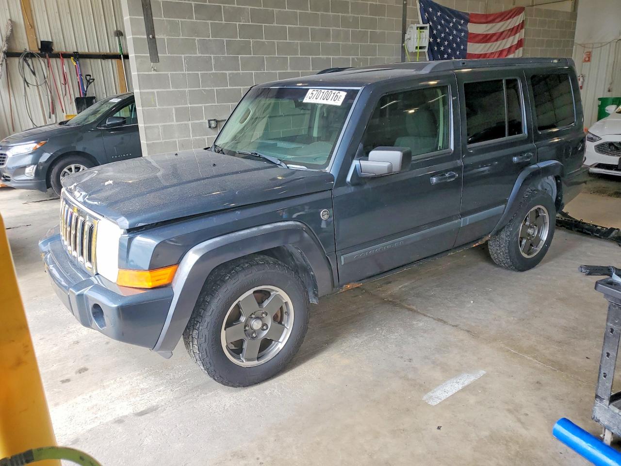 2008 Jeep Commander Sport, VIN 1J8HG48NX8C159200 — Rear end
