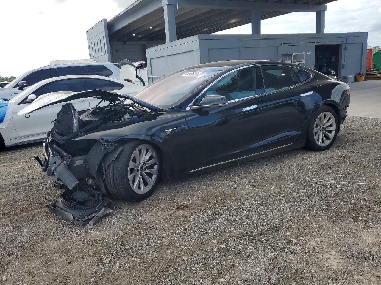 2018 Tesla Model S 75D, VIN 5YJSA1E23JF248719 — Front end