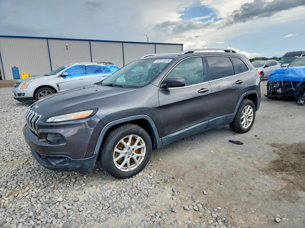 2015 Jeep Cherokee Latitude, VIN 1C4PJLCB7FW627696 — Механическое