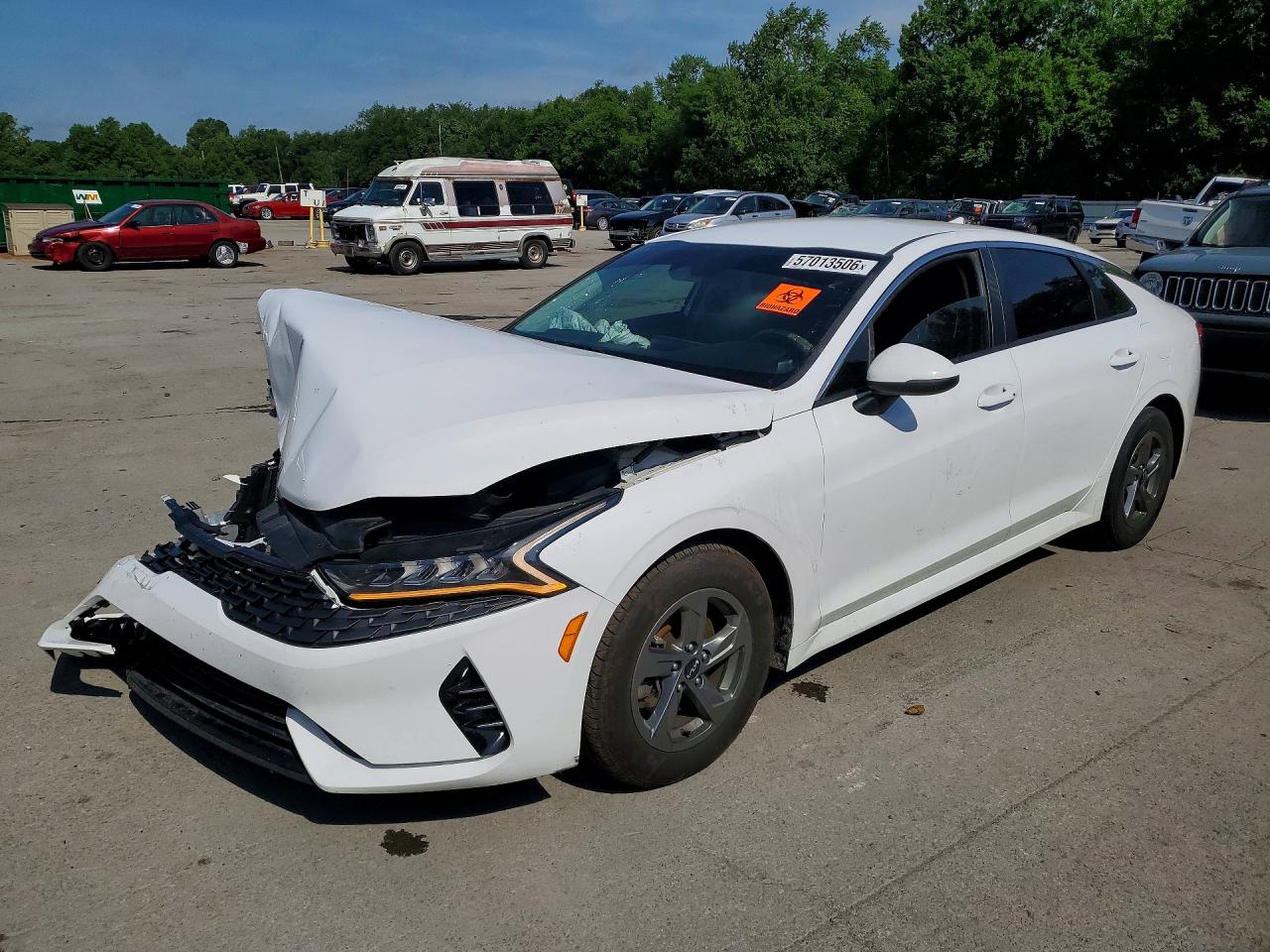 2022 Kia K5 LXS, VIN 5XXG14J20NG123399 — Front end