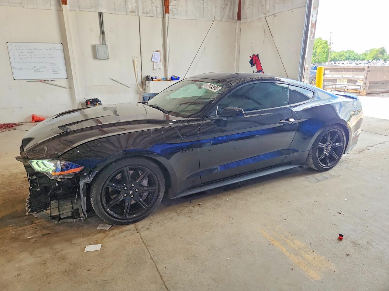 2020 Ford Mustang GT Premium, VIN 1FA6P8CF2L5159099 — Front end