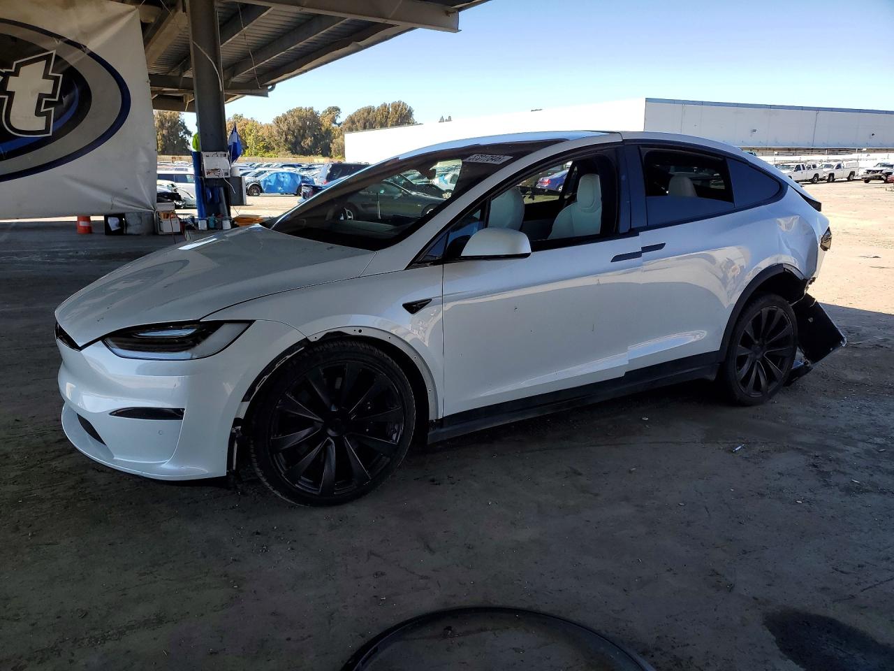 2023 Tesla Model X, VIN 7SAXCAE58PF380199 — Зад