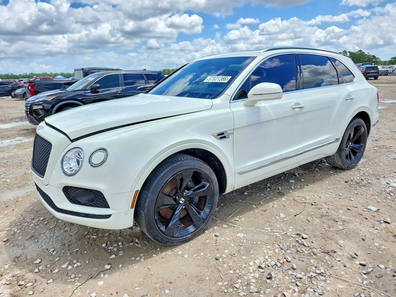 2018 Bentley Bentayga Signature, VIN SJAAC2ZV0JC018473 — Water / flood