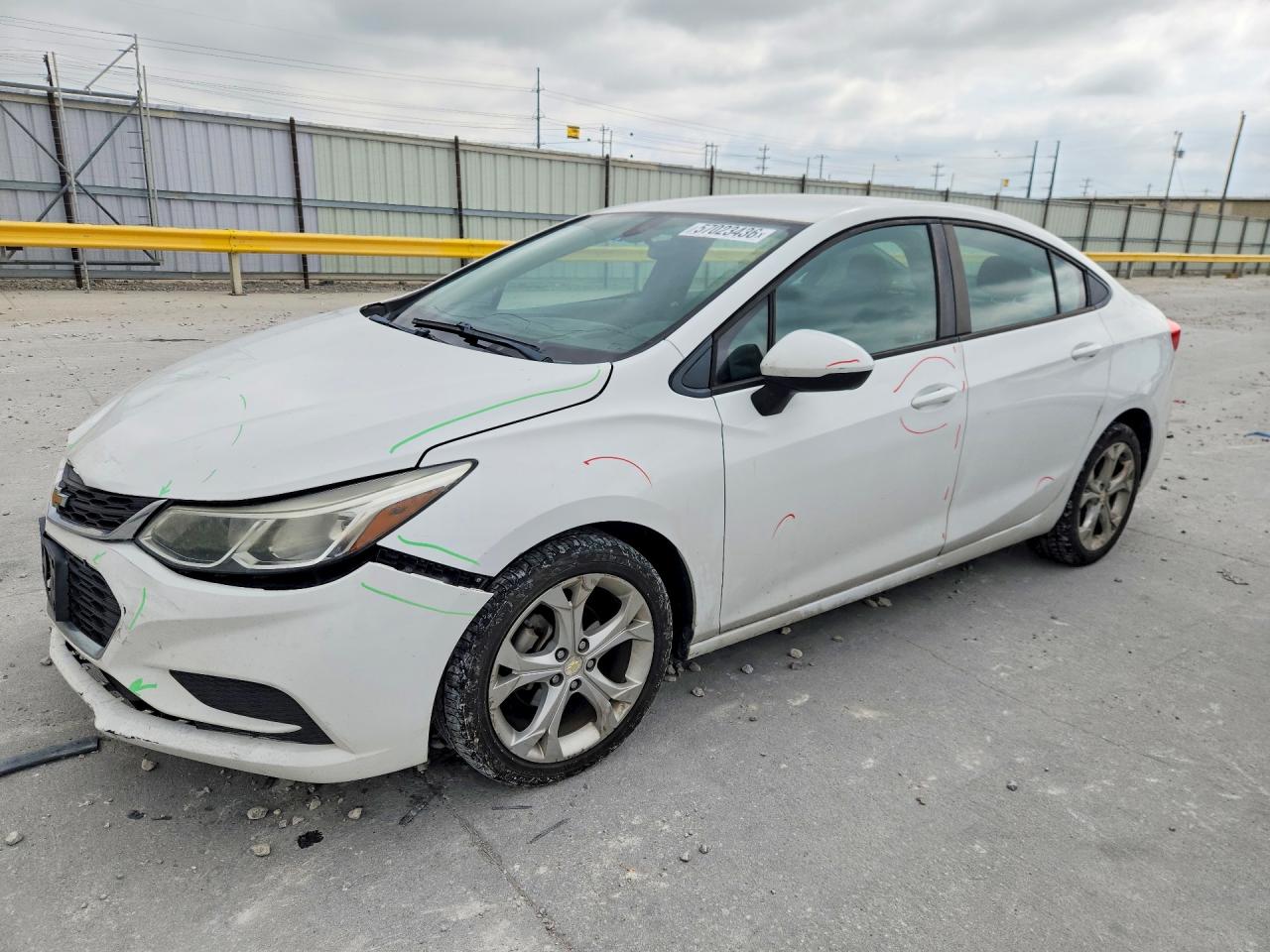2018 Chevrolet Cruze LS, VIN 1G1BC5SMXJ7131001 — Front end