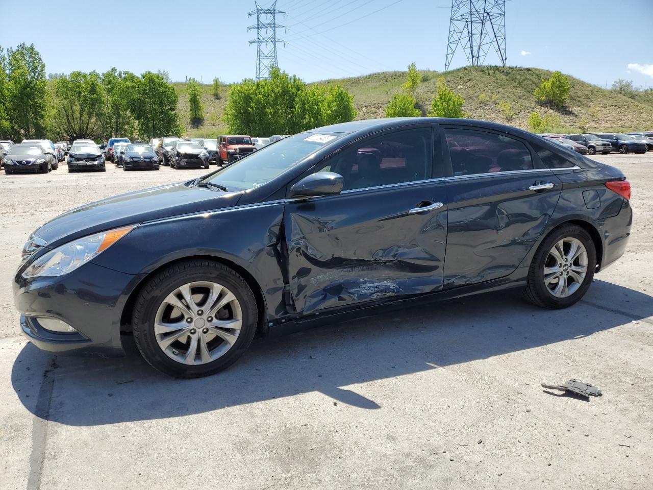 2013 Hyundai Sonata SE, VIN 5NPEC4AC3DH599742 — Side