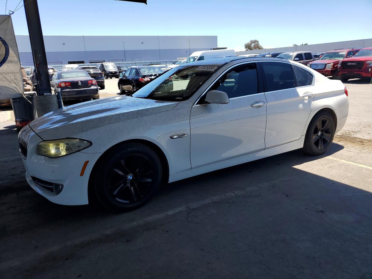 2013 BMW 5 Series 528i, VIN WBAXG5C52DD230181 — Мелкие вмятины и царапины