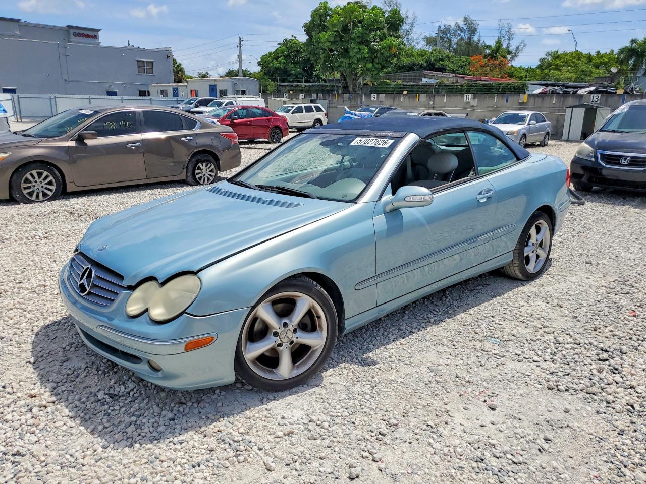 2004 Mercedes-Benz CLK 320, VIN WDBTK65G04T027198 — Side
