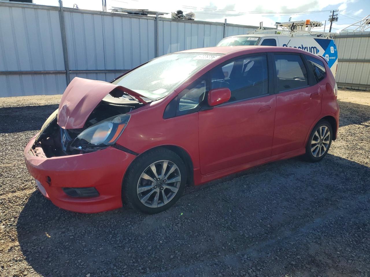 2013 Honda Fit Sport, VIN JHMGE8H53DC036525 — Front end