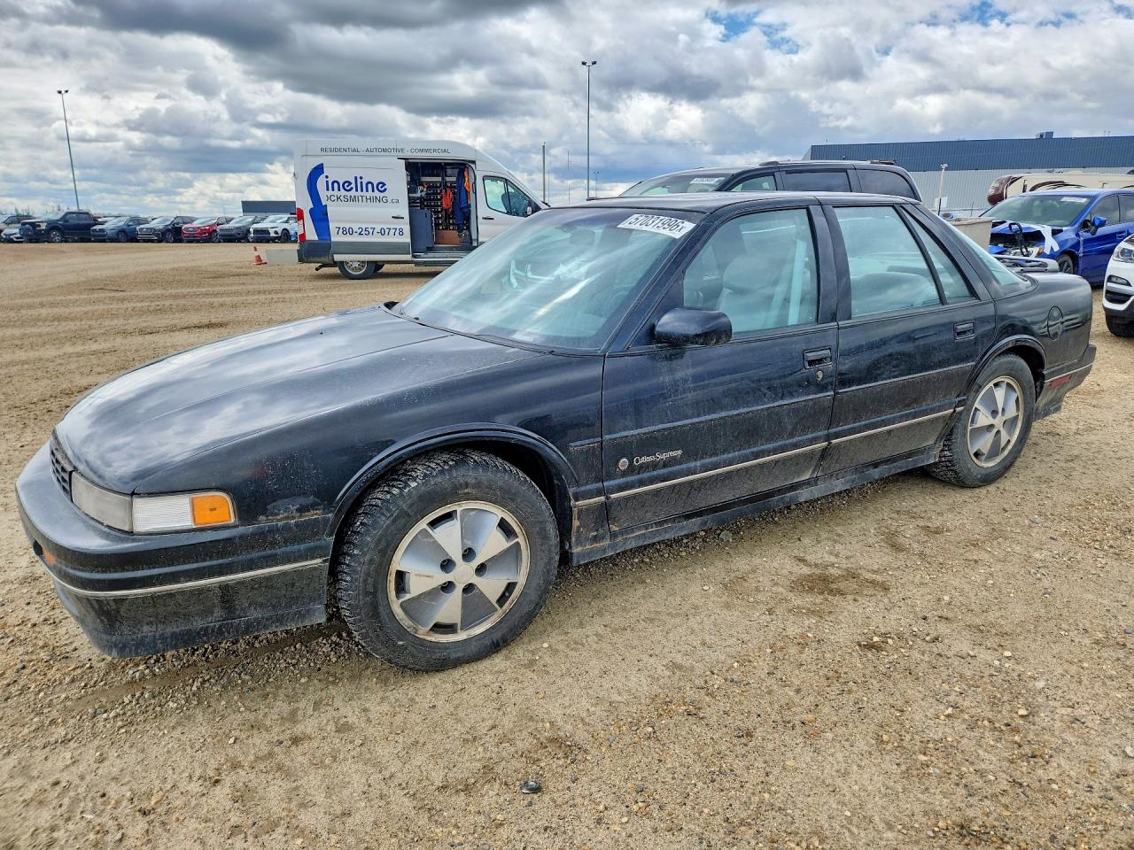 1991 Oldsmobile Cutlass, VIN 1G3WR51T7MD345627 — Вандализм