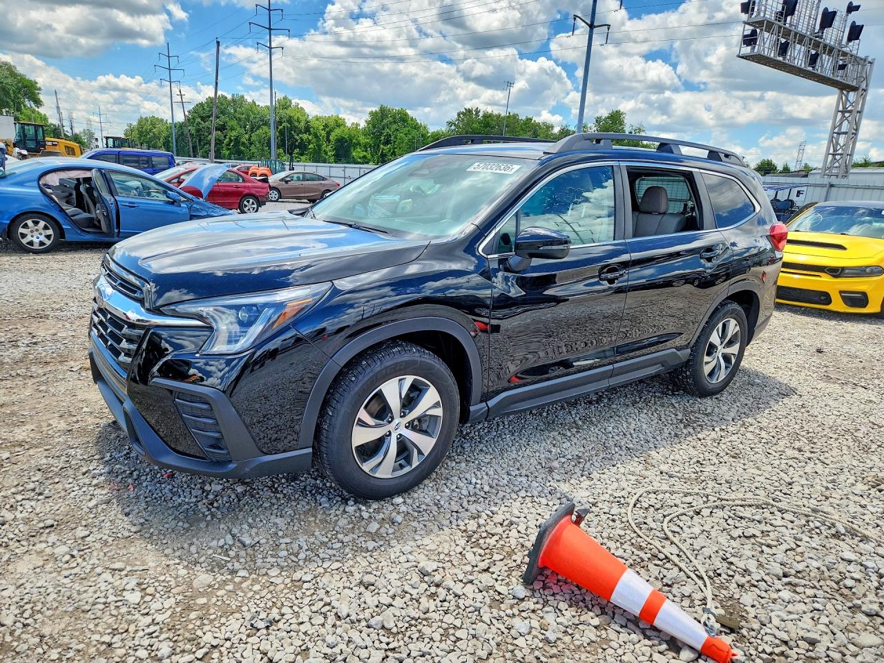 2023 Subaru Ascent Premium, VIN 4S4WMACD1P3435651 — Side