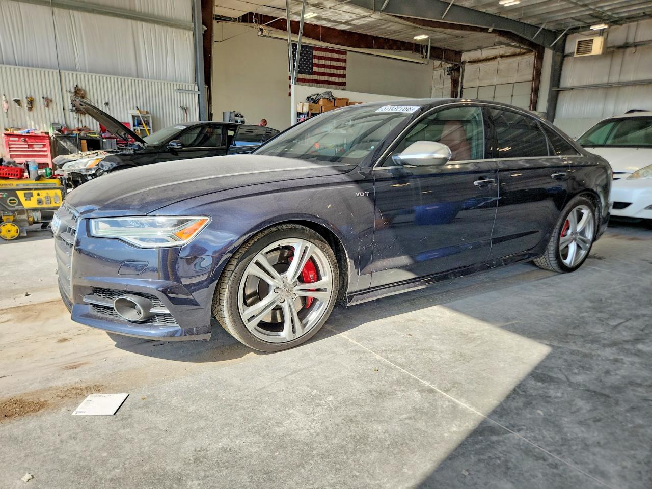 2017 Audi S6 Premium Plus, VIN WAUFFAFCXHN019344 — Мелкие вмятины и царапины