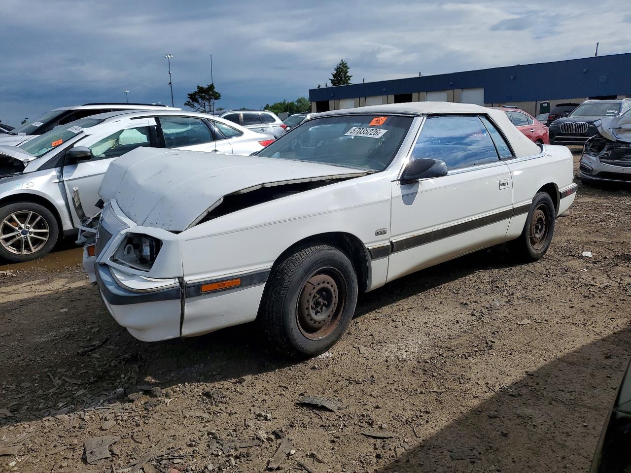 1992 Chrysler LeBaron, VIN 1C3XU4539NF297078 — Front end
