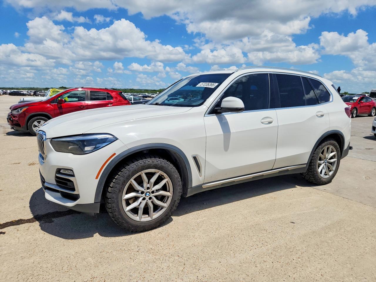 2019 BMW X5 xDrive40i, VIN 5UXCR6C57KLL08747 — Днище