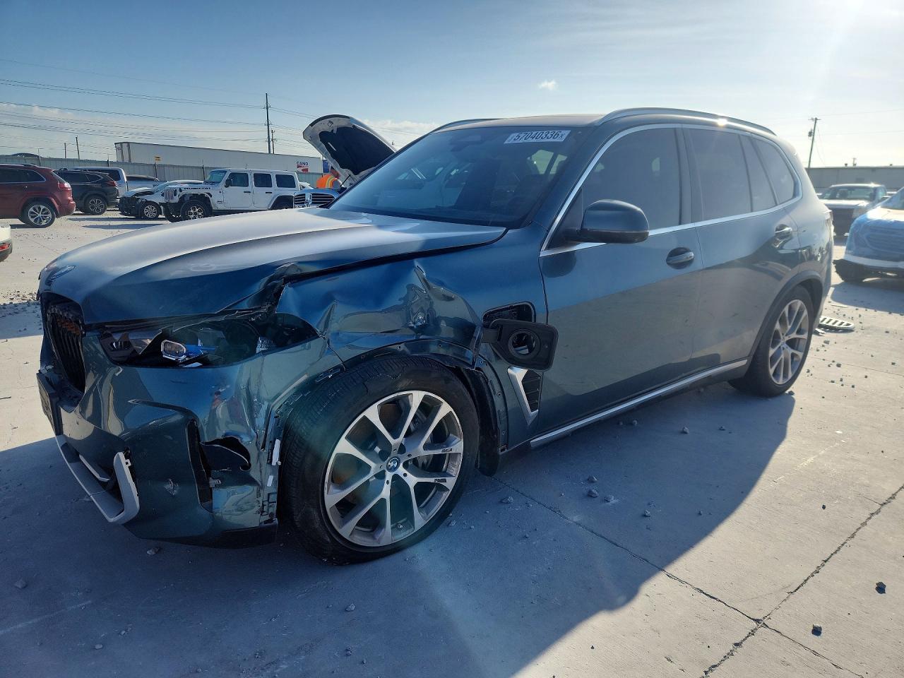 2025 BMW X5 xDrive50e, VIN 5UX43EU07S9W71467 — Перед