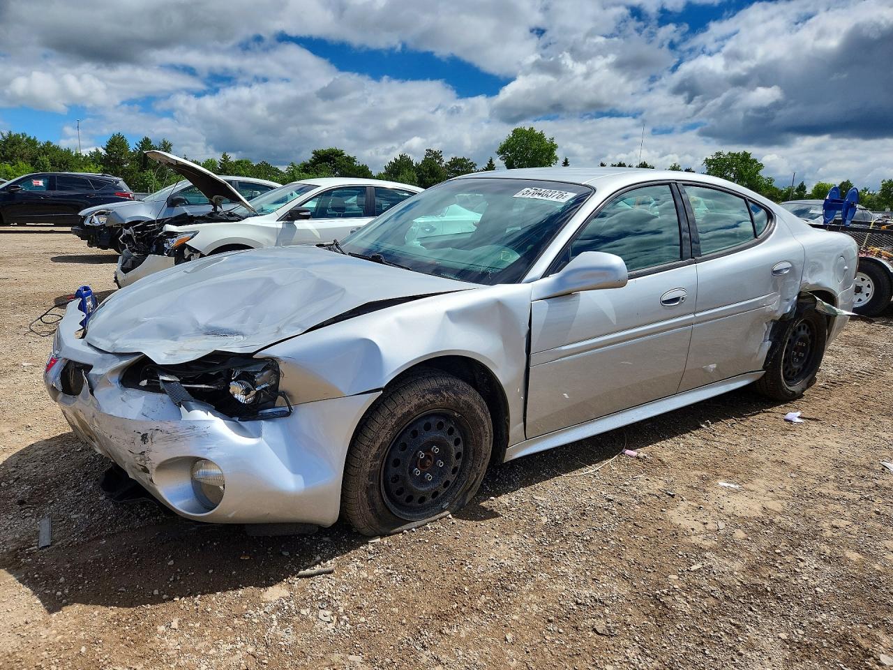 2005 Pontiac Grand Prix, VIN 2G2WP542851309181 — Front end
