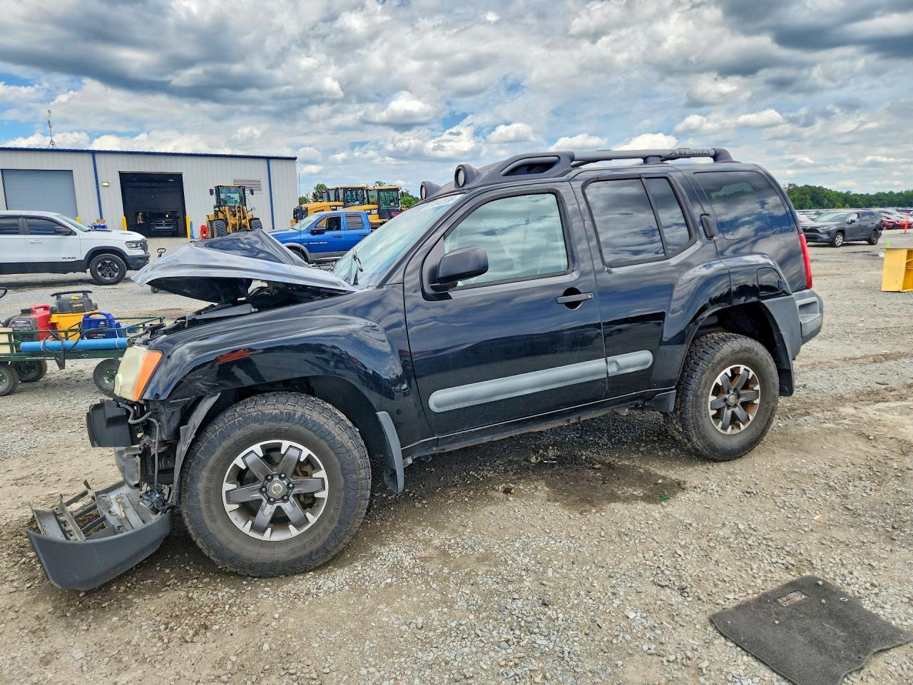 2014 Nissan Xterra X, VIN 5N1AN0NW4EN802625 — Front end