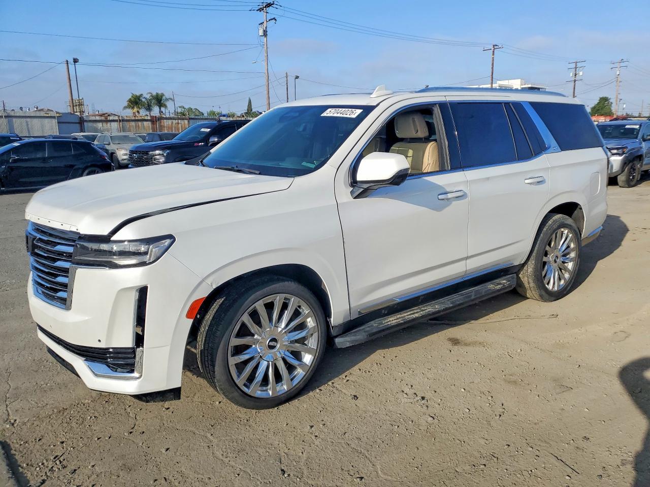 2021 Cadillac Escalade Premium Luxury, VIN 1GYS4BKLXMR273331 — Front end