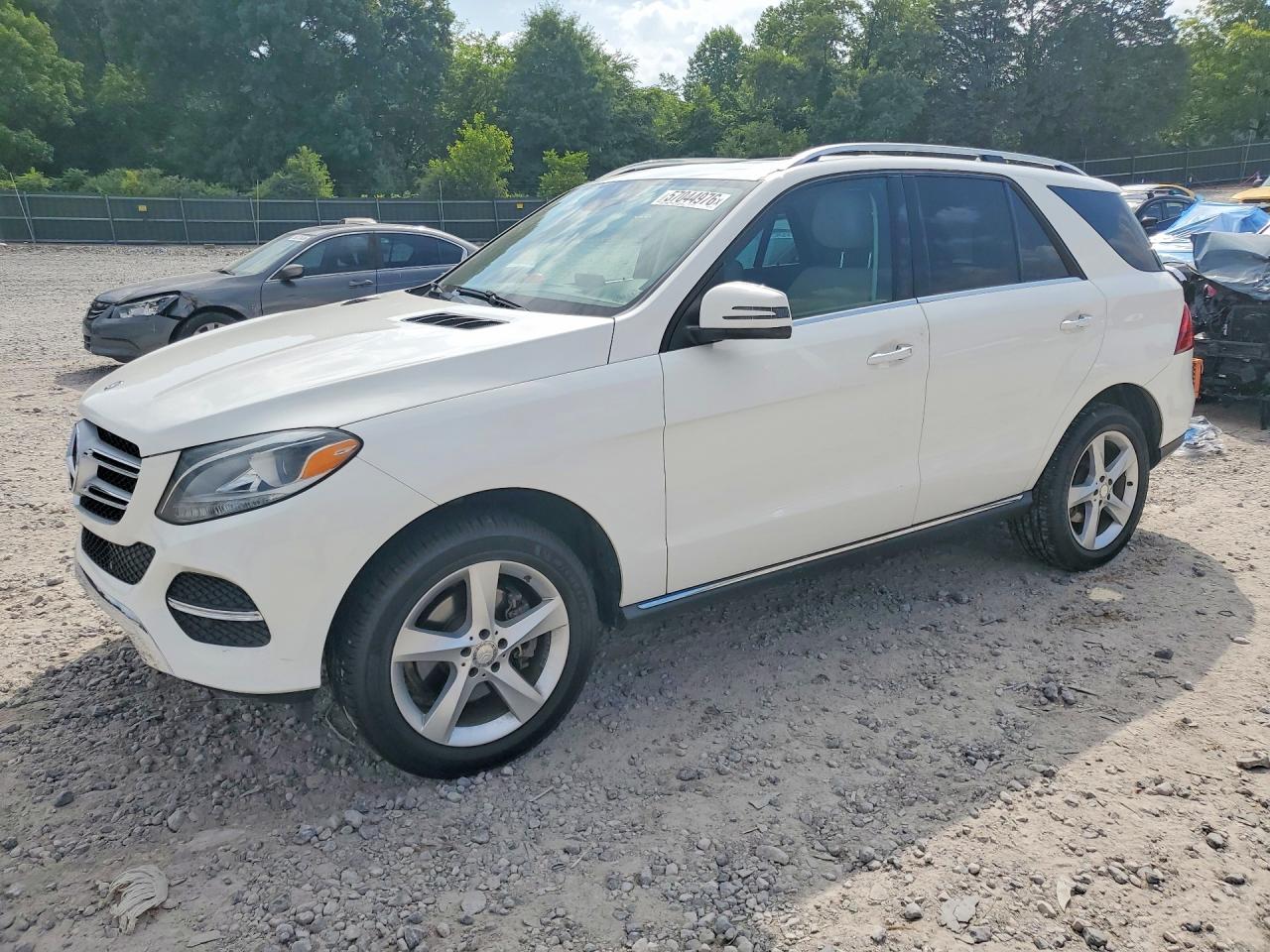 2016 Mercedes-Benz GLE 350, VIN 4JGDA5HB7GA777261 — Side