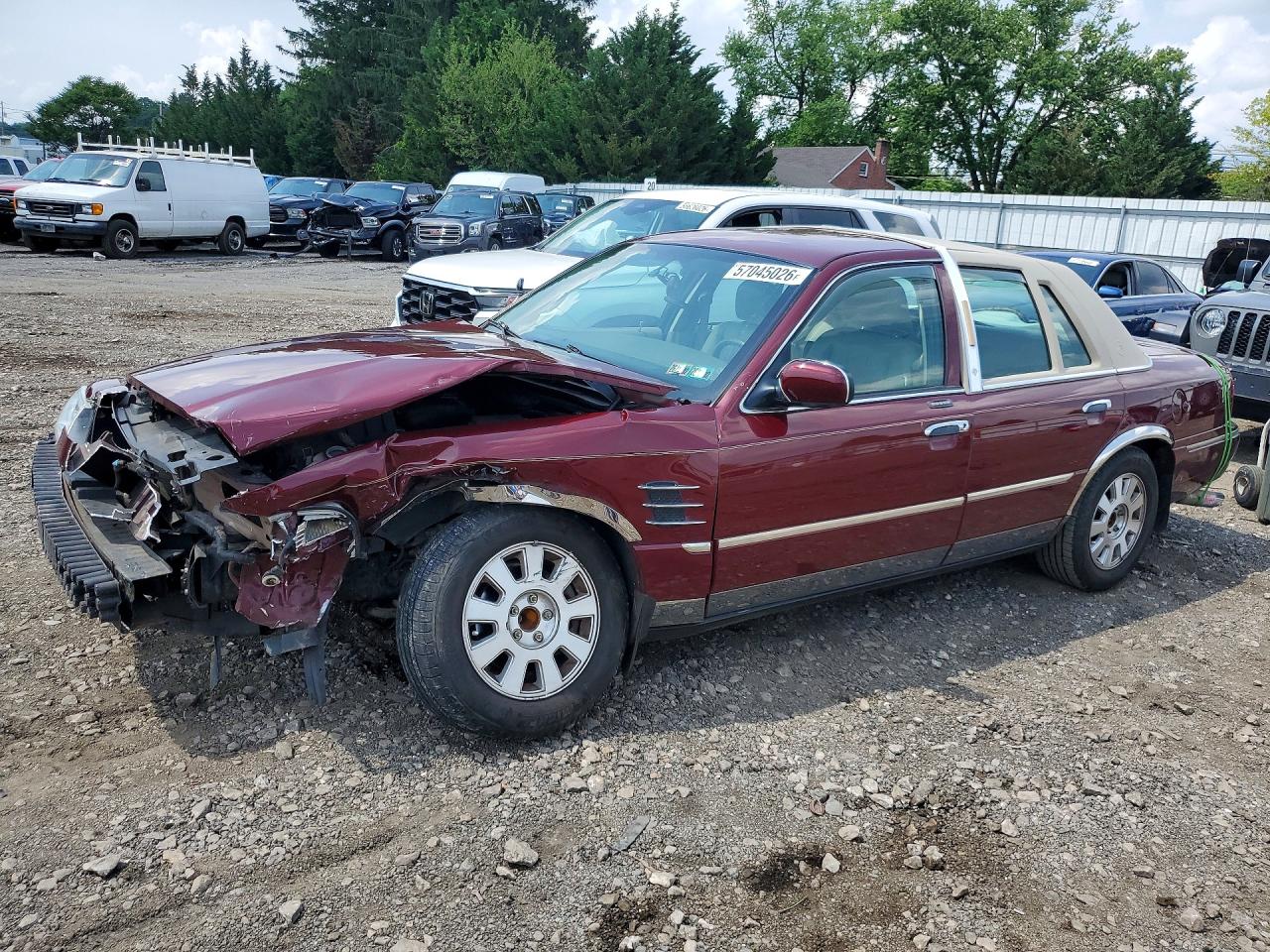 2004 Mercury Grand Marquis LS Premium, VIN 2MEFM75W74X622010 — Front end