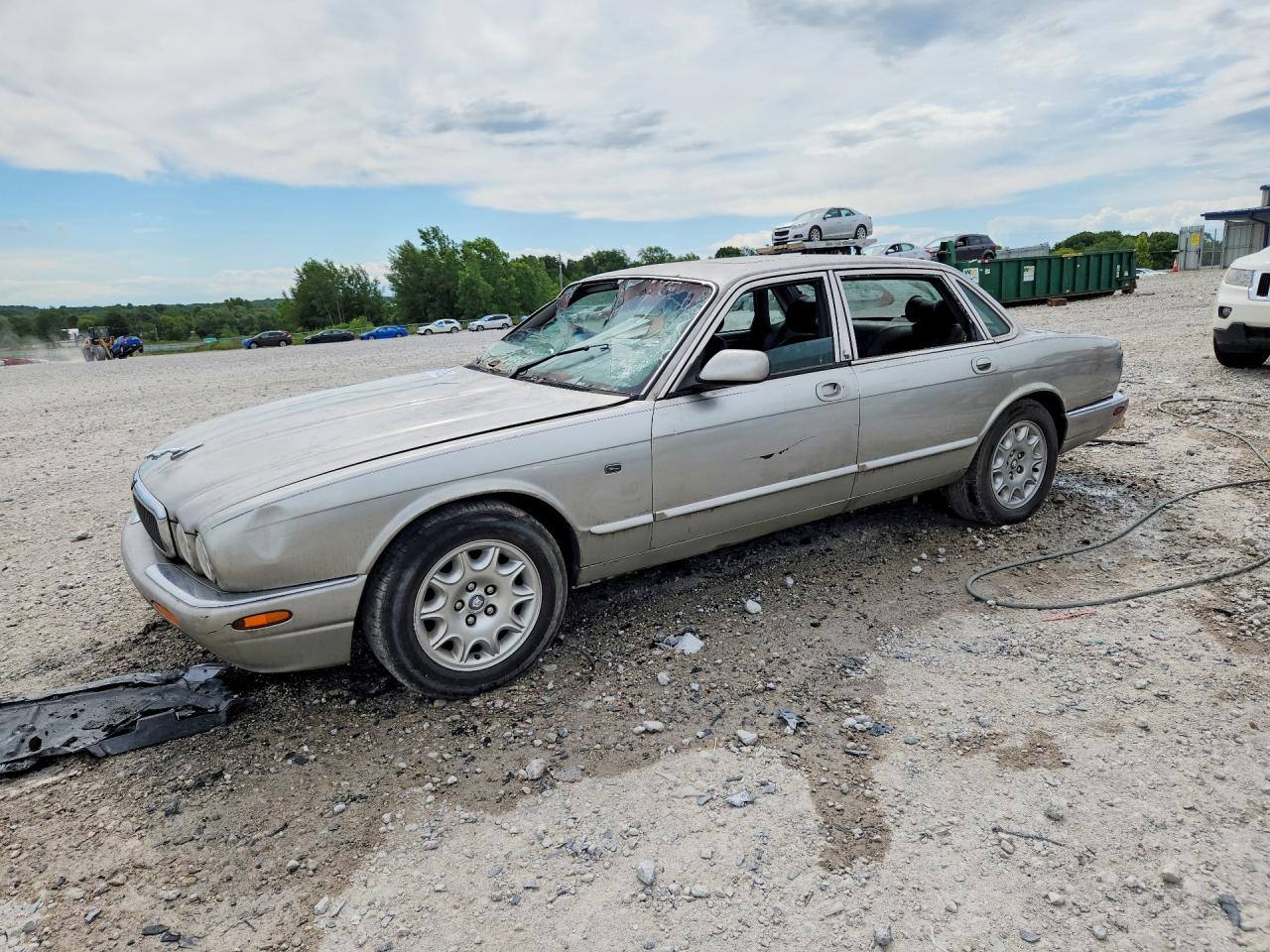 1999 Jaguar XJ, VIN SAJHD104XXC870171 — Вандализм