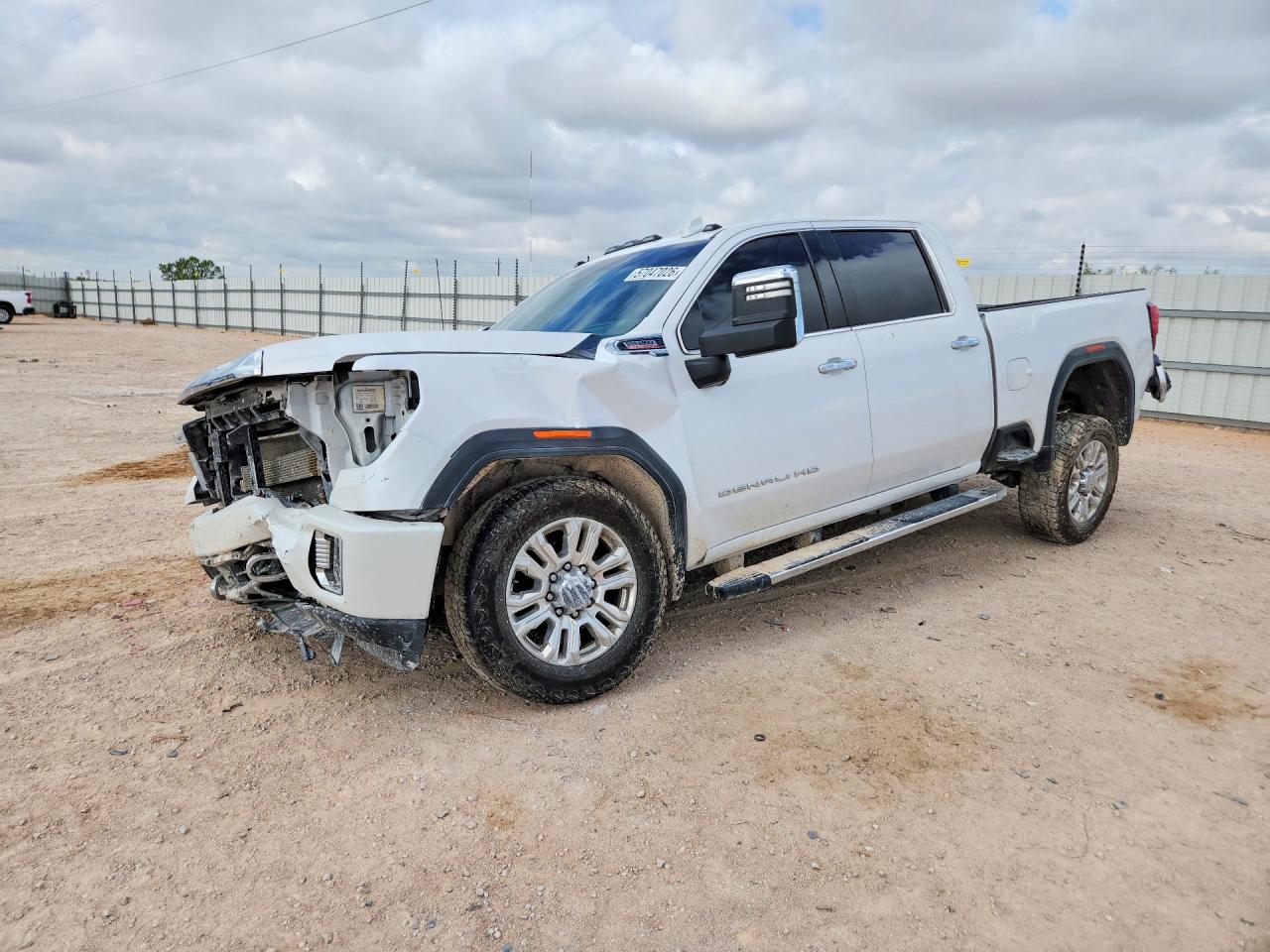 2023 GMC Sierra 2500HD Denali, VIN 1GT49REY3PF118951 — Front end