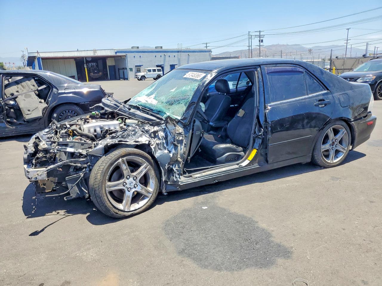 2001 Lexus IS 300/350, VIN JTHBD182110005832 — Перед