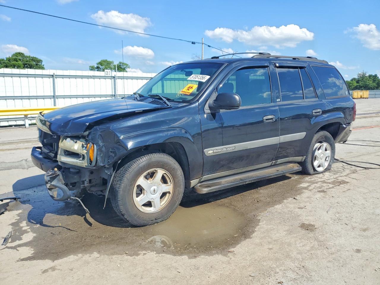 2003 Chevrolet TrailBlazer LS, VIN 1GNDS13S032291419 — Front end