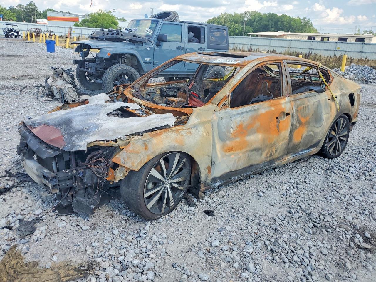 2021 Nissan Altima SR, VIN 1N4BL4CV3MN389570 — Burn