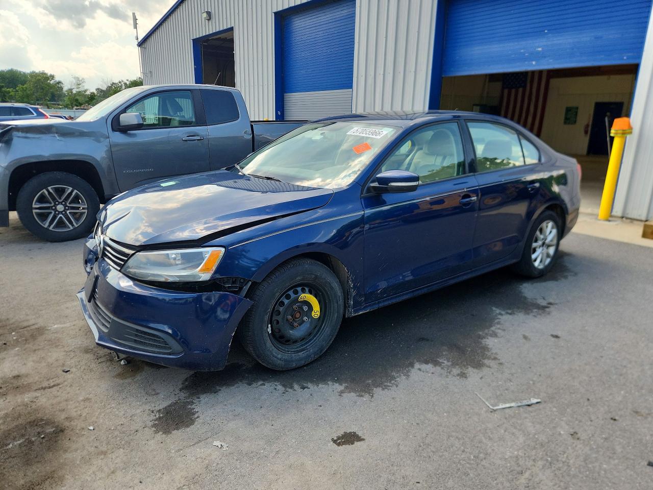 2012 Volkswagen Jetta SE, VIN 3VWDP7AJ0CM071923 — Перед