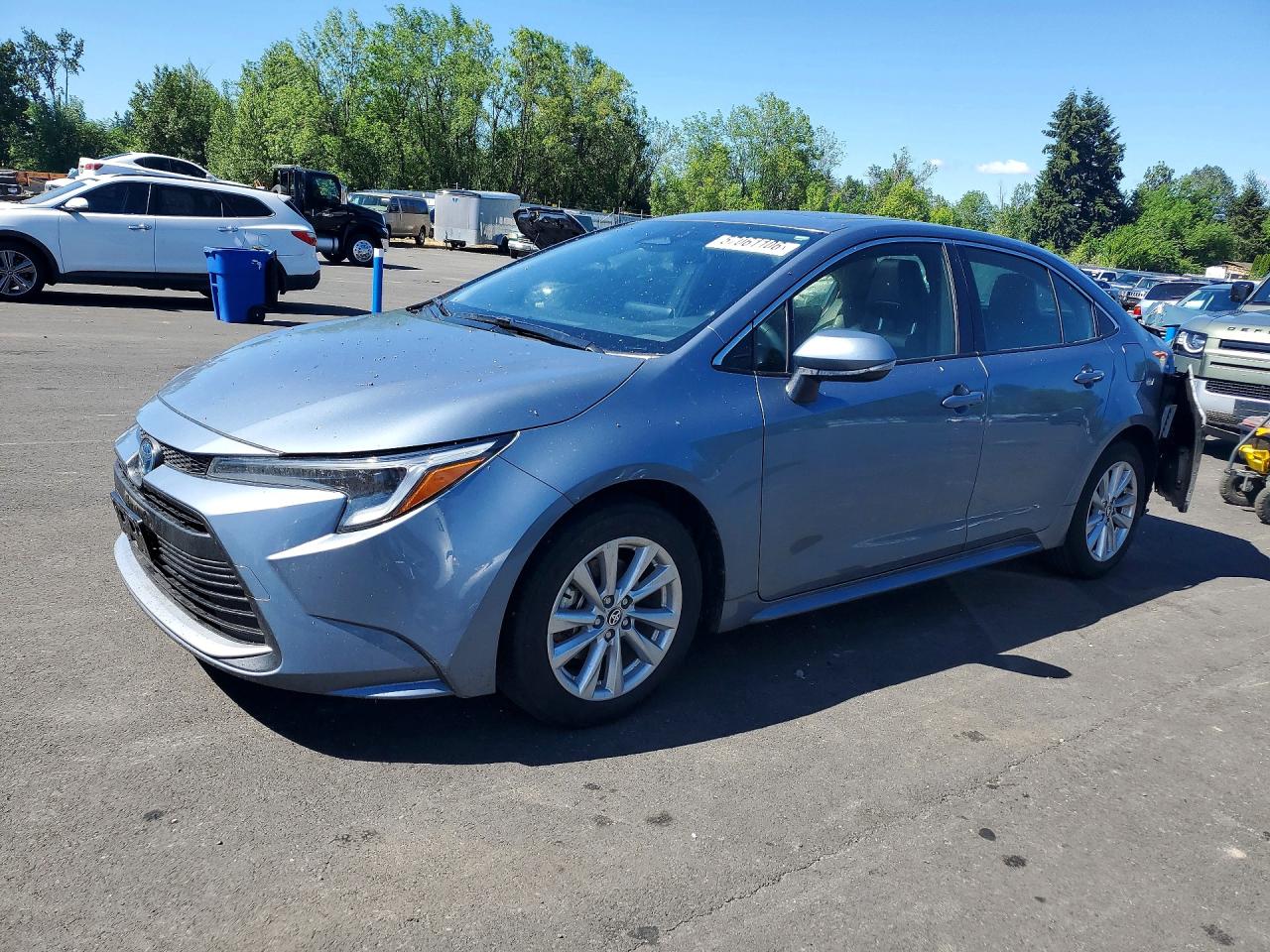 2024 Toyota Corolla Hybrid XLE, VIN JTDBCMFE6R3037673 — Rear end