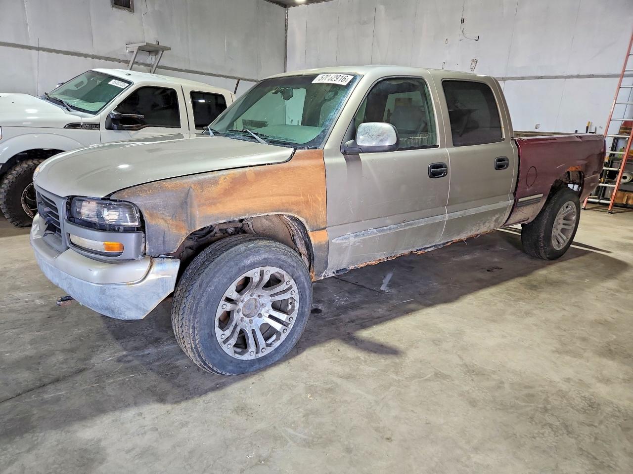 2002 GMC Sierra 1500HD SLE, VIN 1GTGK13U42F192617 — Side