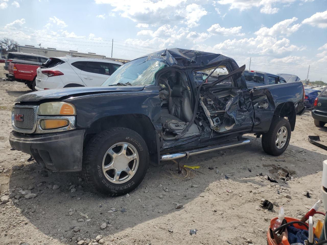 2005 GMC Sierra Denali, VIN 2GTEK63NX51132821 — All over