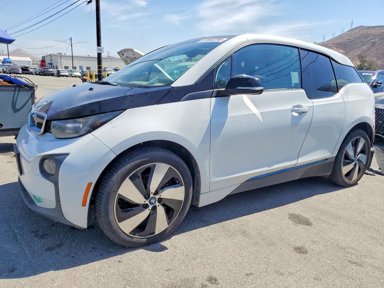 2015 BMW i3, VIN WBY1Z4C59FV504422 — Minor dents and scratches