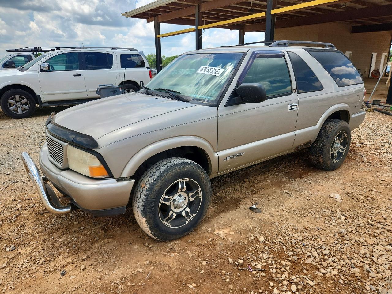 2000 GMC Jimmy SL, VIN 1GKCT18W5YK232858 — Normal wear