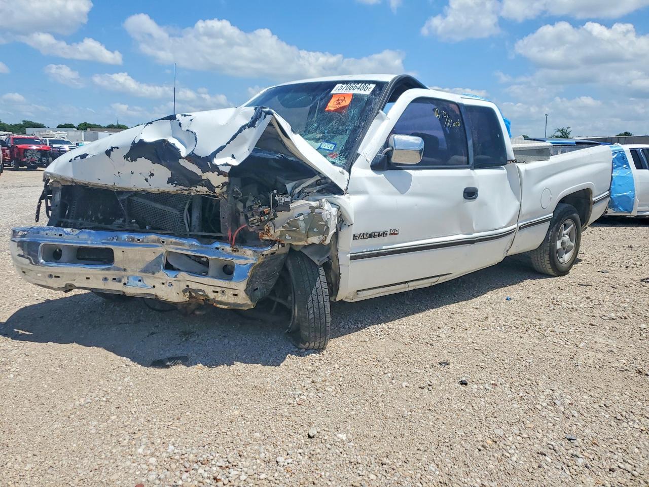 1996 Dodge 1500, VIN 3B7HC13Z0TG168425 — Перед