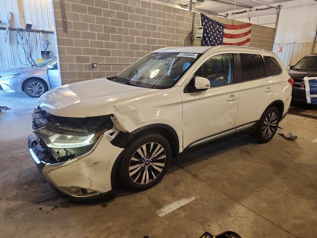 2020 Mitsubishi Outlander SE, VIN JA4AD3A3XLZ030779 — Перед