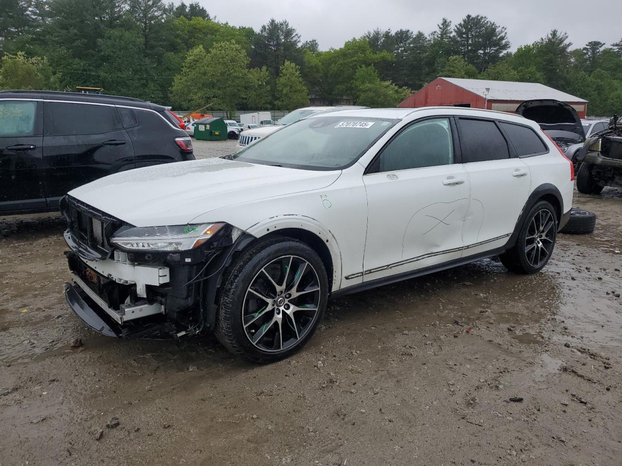 2017 Volvo V90, VIN YV4A22NLXH1008168 — Перед