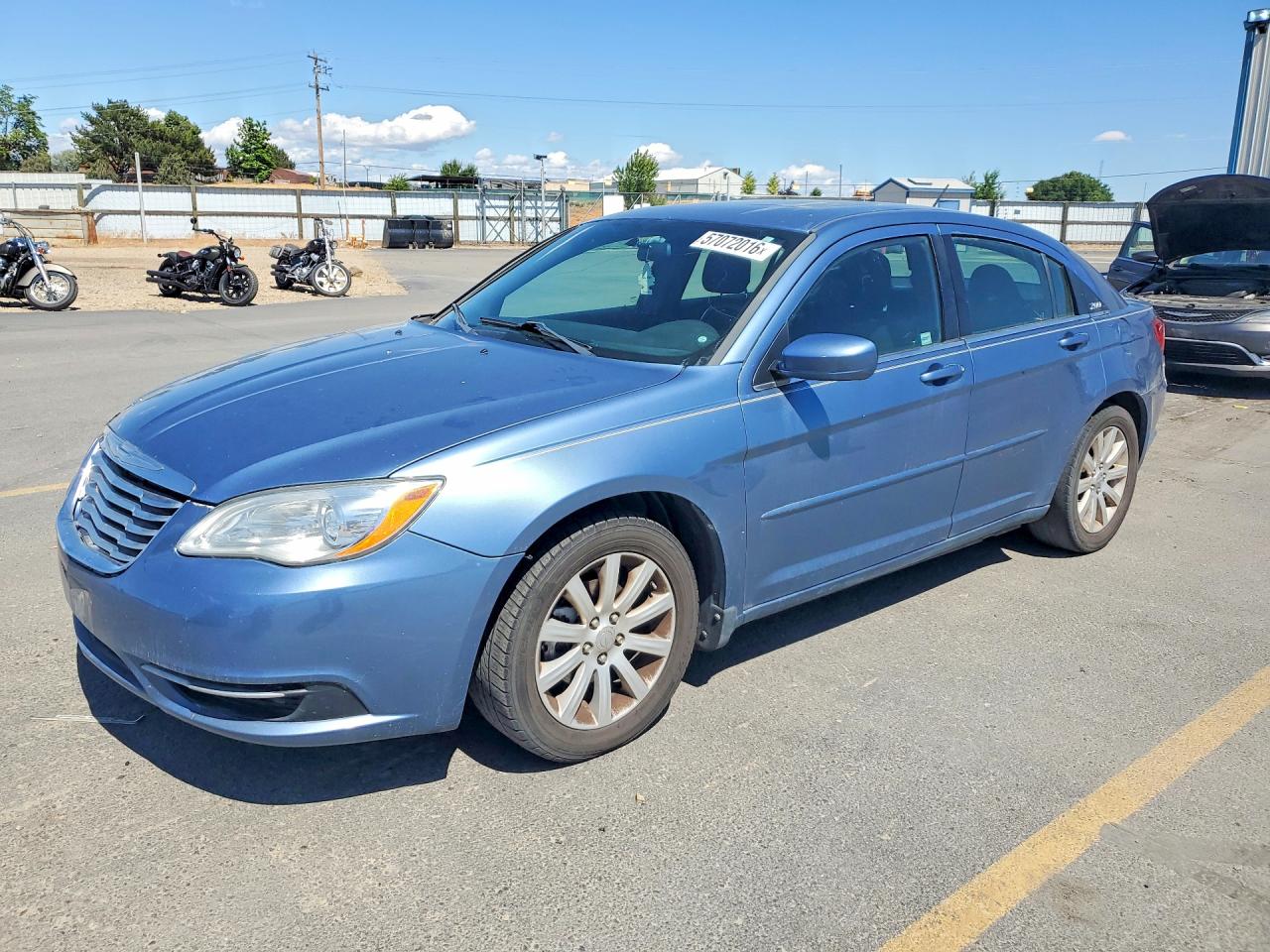 2011 Chrysler 200 Touring, VIN 1C3BC1FG8BN553614 — Зад