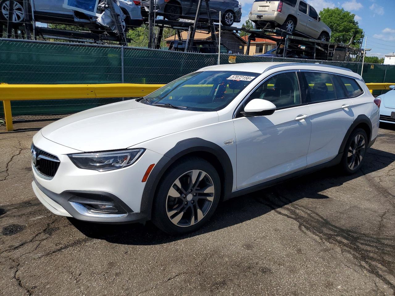 2018 Buick Regal Preferred, VIN W04GU8SX5J1132141 — Minor dents and scratches
