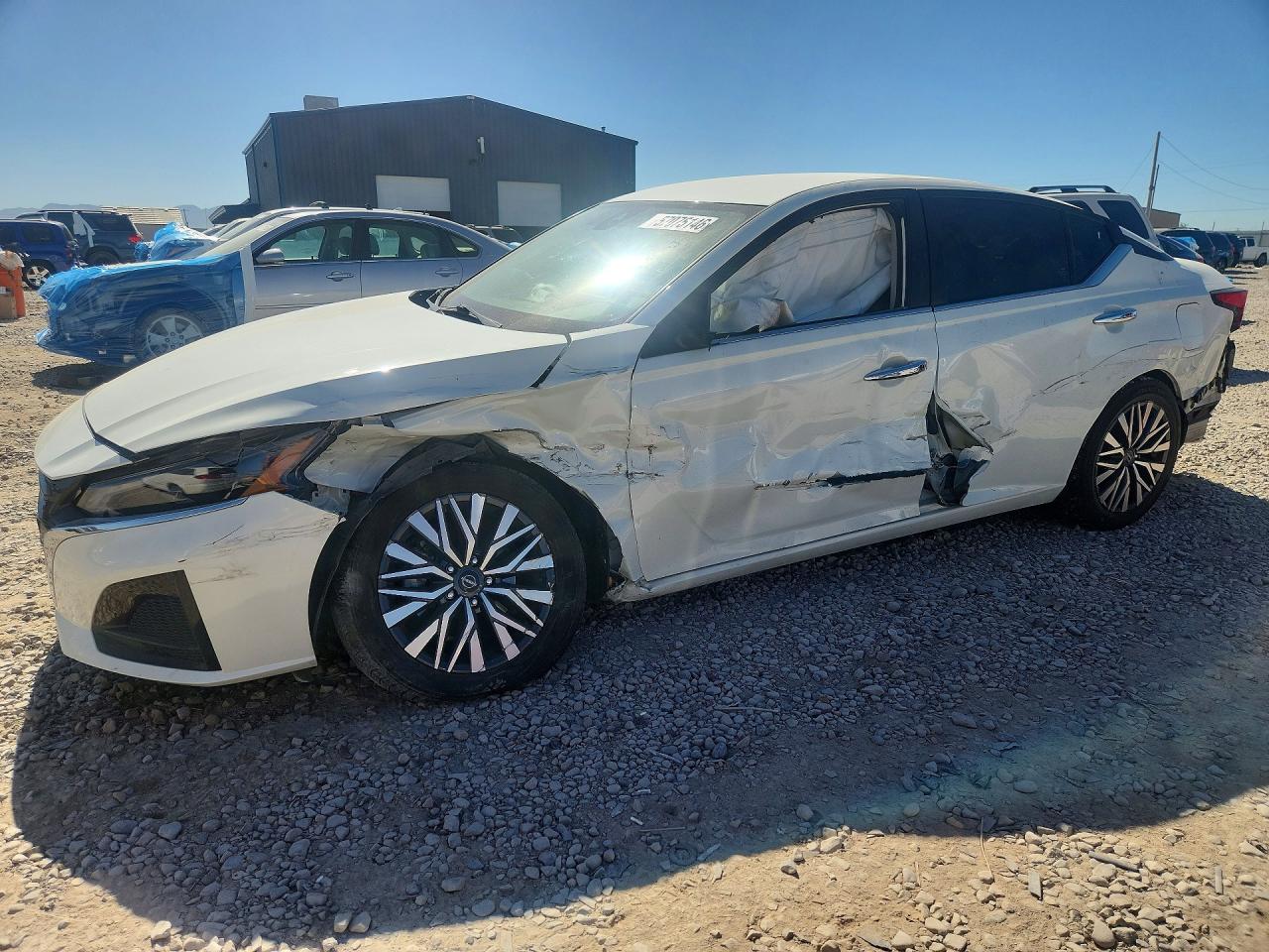 2023 Nissan Altima SV, VIN 1N4BL4DV8PN367048 — Front end