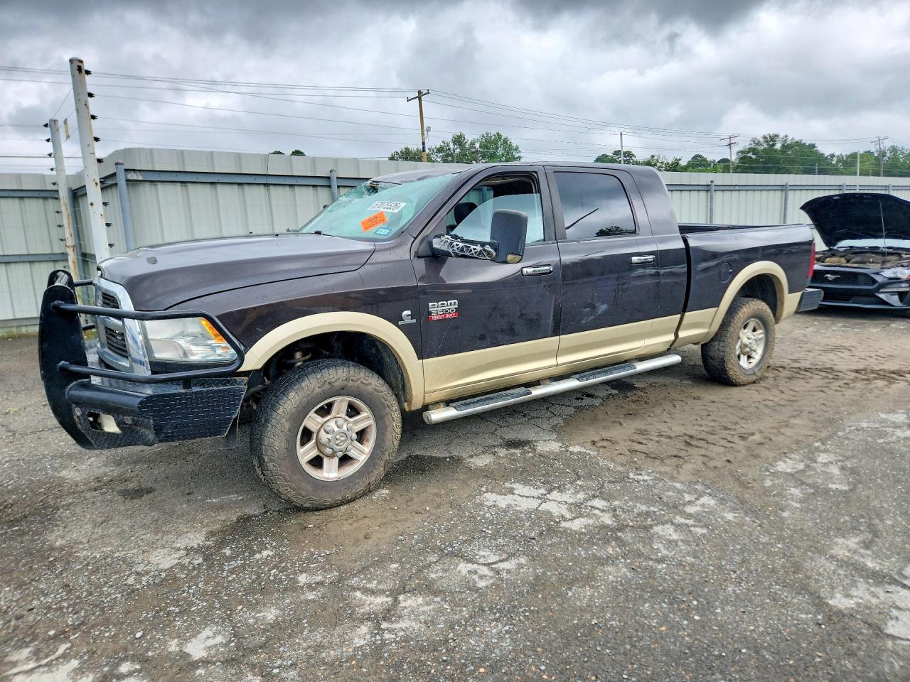 2011 Ram 2500 Laramie, VIN 3D7UT2HL7BG552392 — Roof