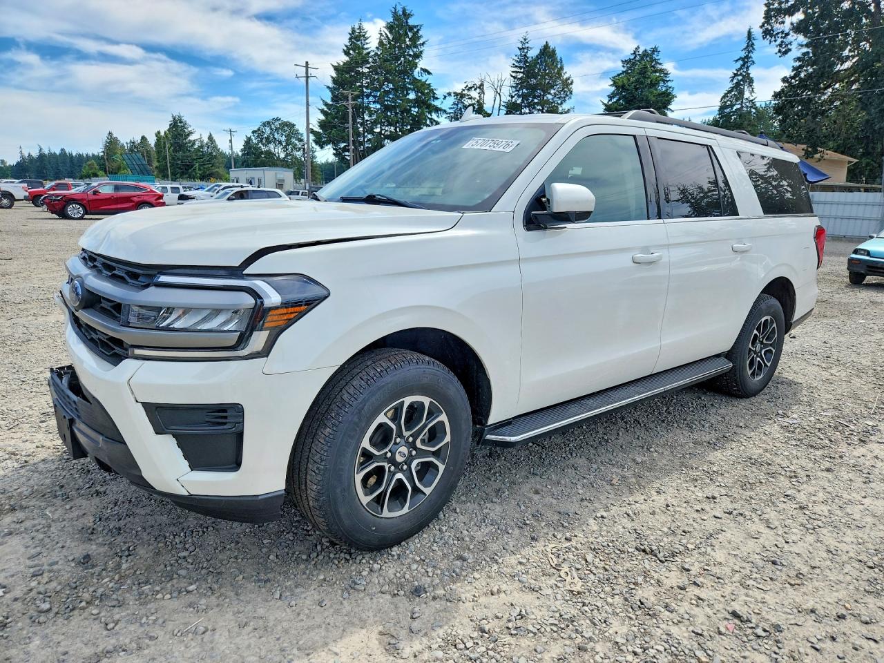 2023 Ford Expedition Max XLT, VIN 1FMJK1J89PEA28400 — Front end