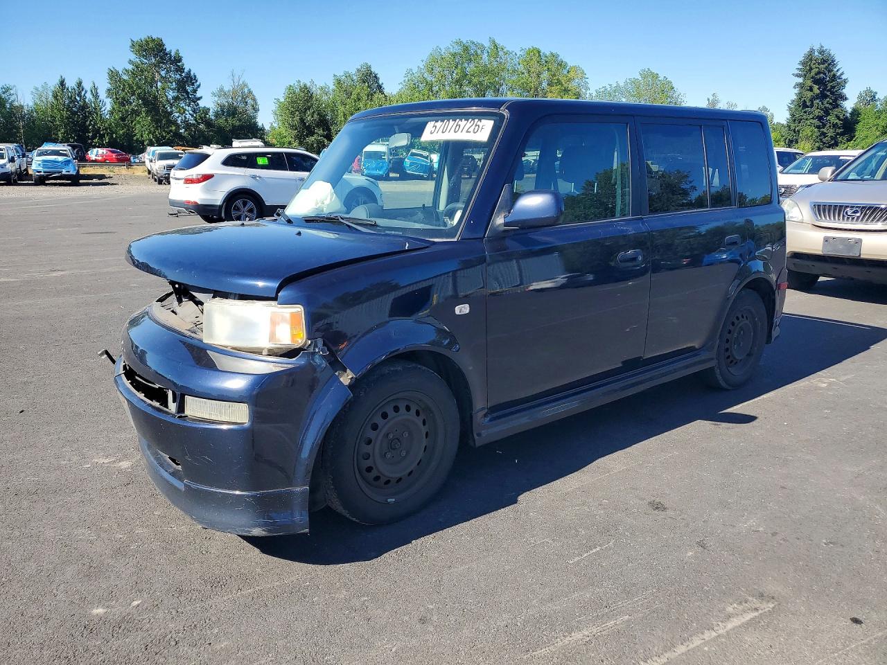 2005 Scion xB, VIN JTLKT324850207314 — Front end