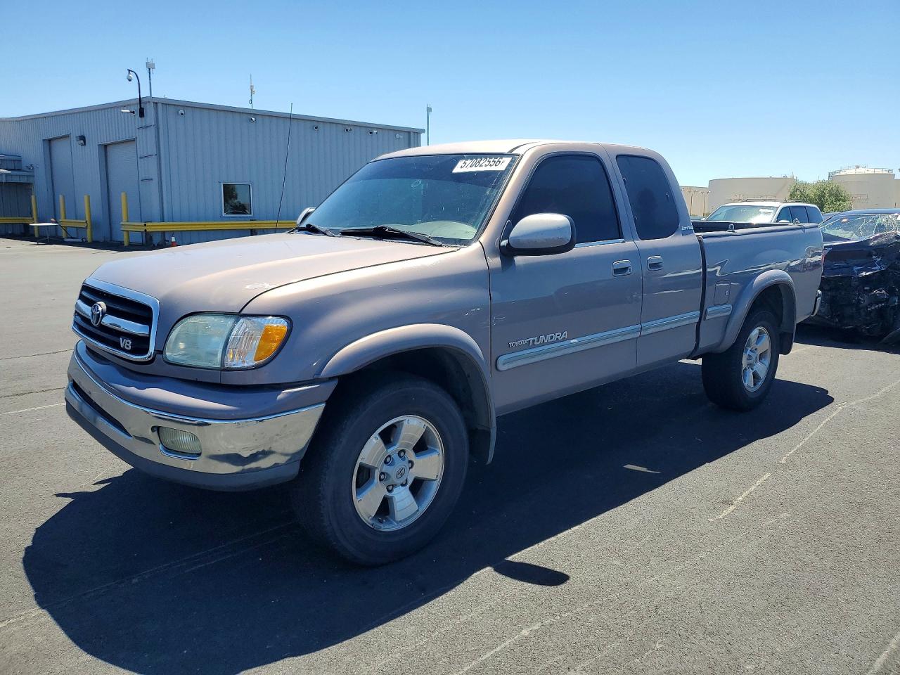 2002 Toyota Tundra Limited, VIN 5TBBT48192S296178 — Front end