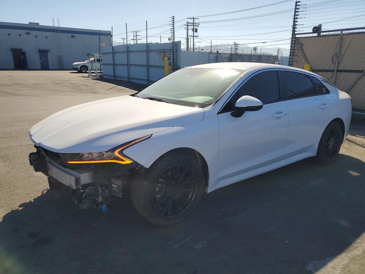 2022 Kia K5 LXS, VIN 5XXG14J29NG106164 — Front end